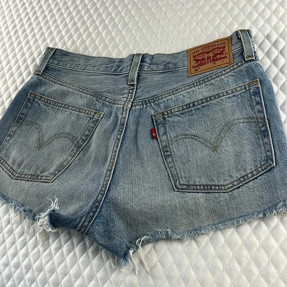 Levi’s Micro Vibes 501° Original Cutoff Denim Shorts Button Fly Light Wash 27 - Picture 9 of 16